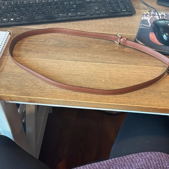 Louis Vuitton Brown Leather Strap with Gold Hardware Clips - Picture 2 of 5